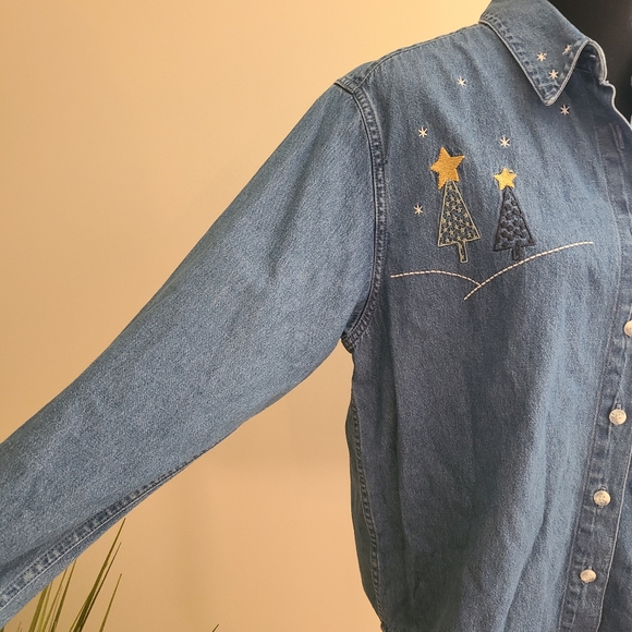 🎄Vintage Christmas Embroidered Button Down Denim Shirt Size Large - Picture 4 of 8